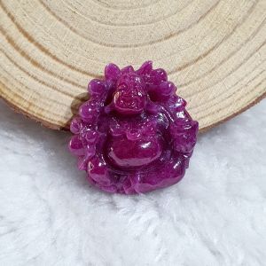 Tượng Di Lặc Ngồi Cầm Thỏi Vàng Phong Thủy Đá Ruby Đỏ Thiên Nhiên Bao Kiểm Định - ĐRB948